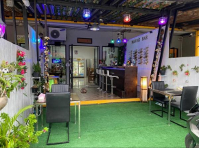 Maria's Guest House, Restaurant & Bar